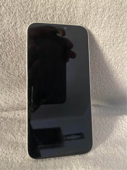 iPhone 12 photo 2