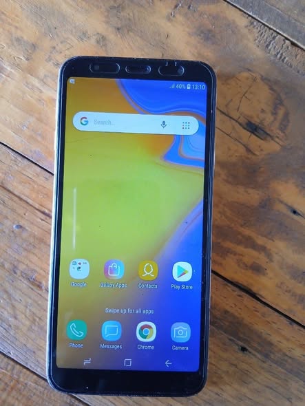 Samsung j4 photo 1
