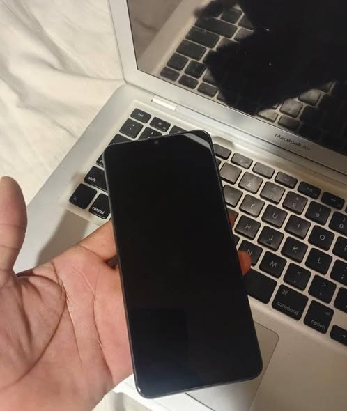 Samsung A04s photo 1