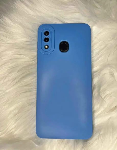 Samsung Galaxy A20 photo 2