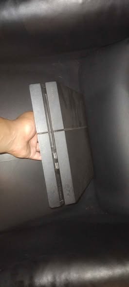 Sony PS4 1TB – Powers On – Needs Attention photo 2