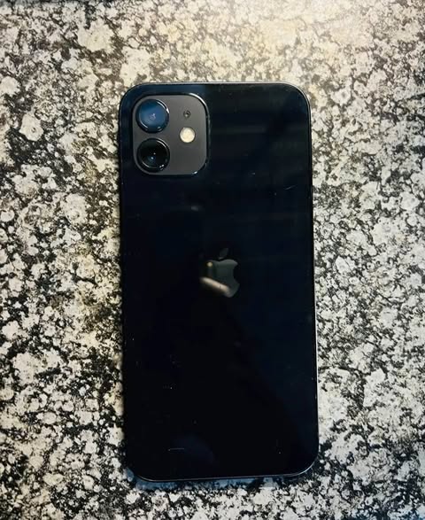 Iphone 12 64gig photo 2