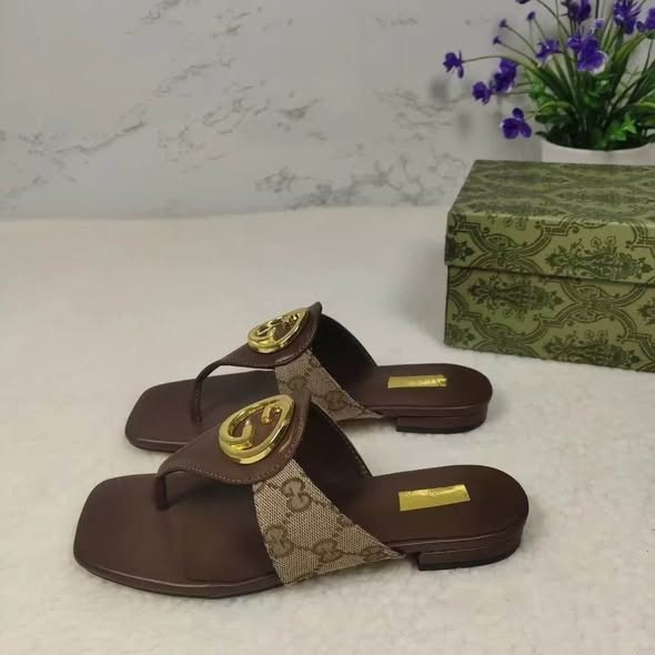Sandals photo 2