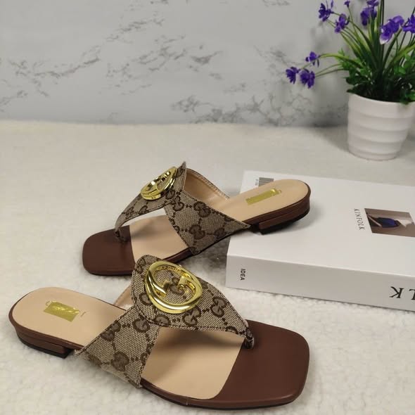Sandals photo 3