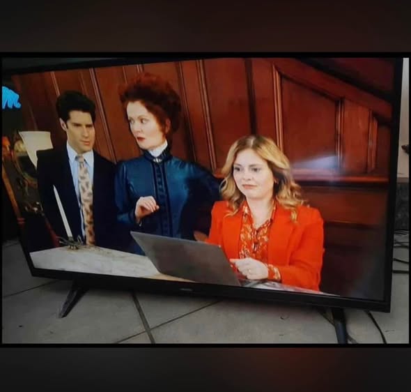 Hisense 32 inch tv photo 1