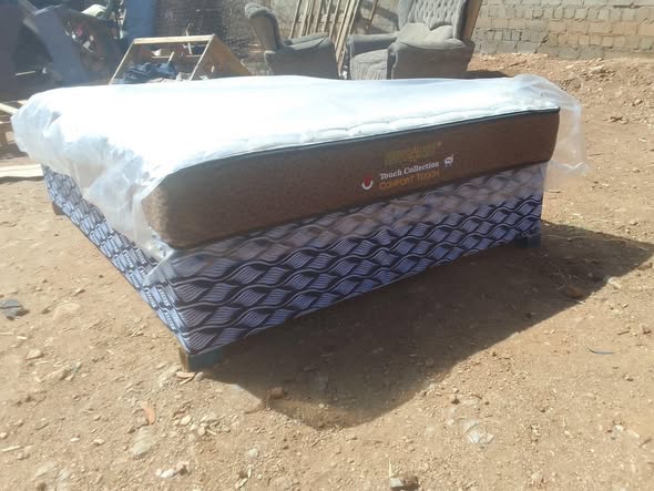 Double beds and queen size beds photo 3