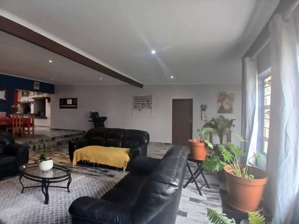HOUSE FOR SALE IN WALVIS BAY HERMES photo 2
