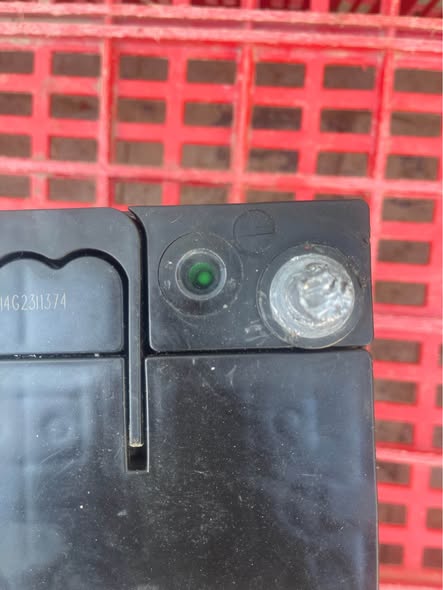 SMALL TERMINAL BATTERY photo 2