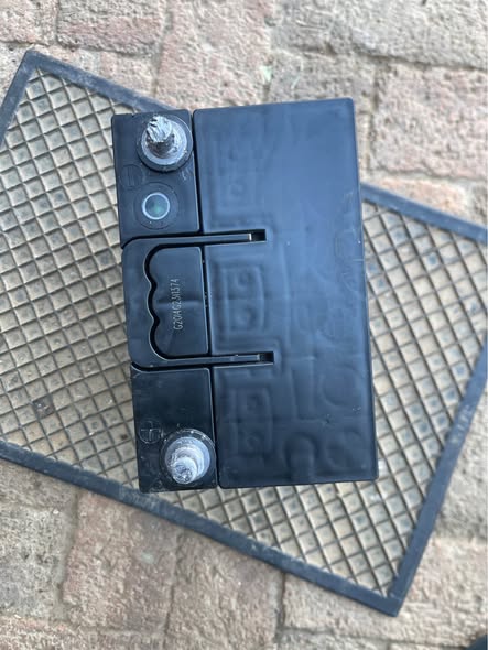SMALL TERMINAL BATTERY photo 3