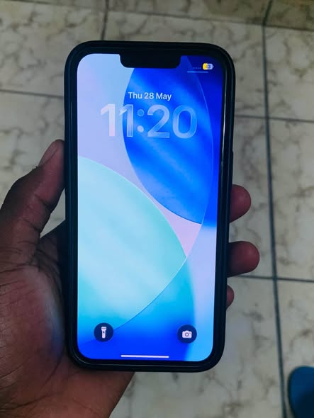 iPhone 13 photo 2