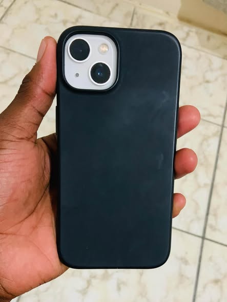 iPhone 13 photo 3