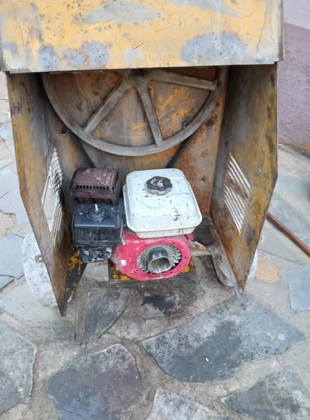 Concrete mixer photo 2