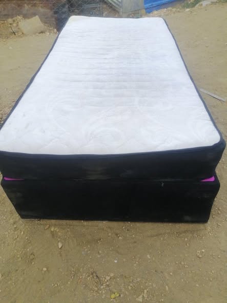 Single beds photo 2