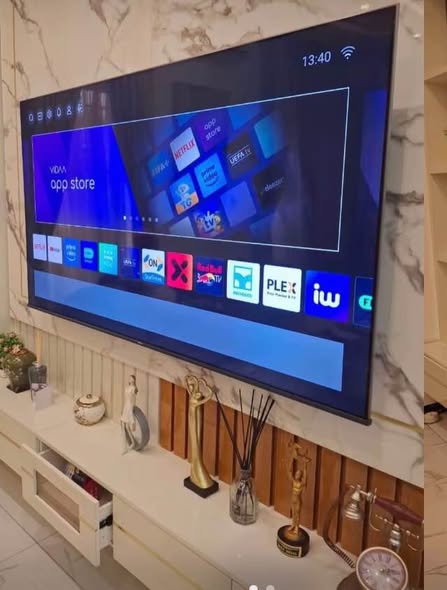 Hisense 75 inch Smart TV photo 3