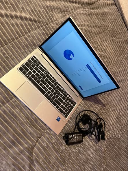 HP PRO BOOK photo 2