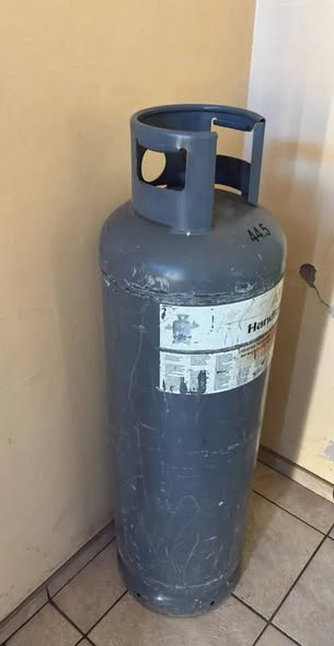 48kg Empty Gas Cylinder photo 4