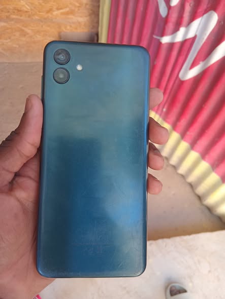 Samsung A04 photo 1