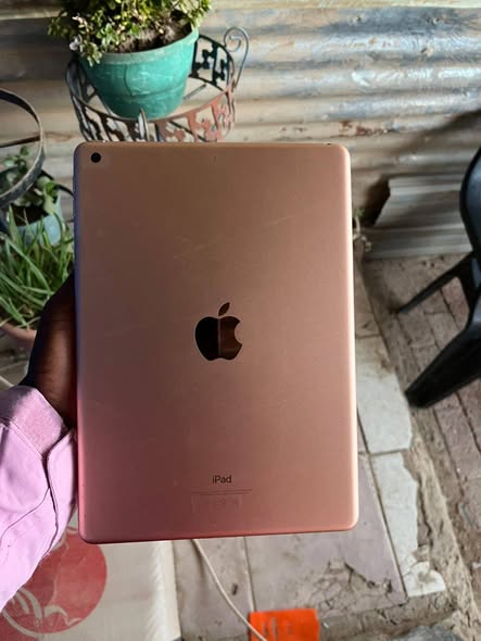 IPAD 6TH GENERATION 32GB photo 4