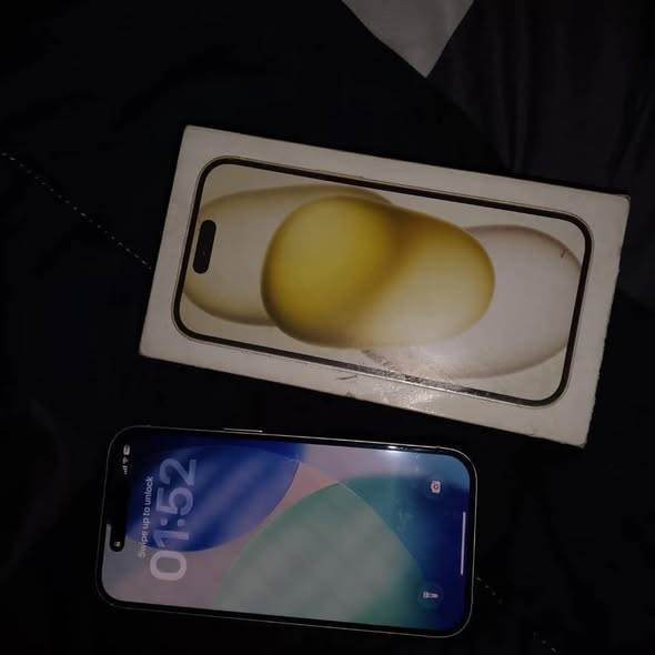 iPhone 15 photo 2