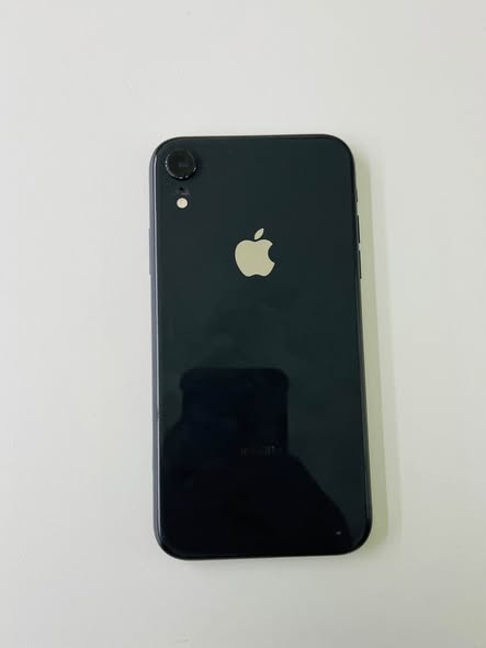 iPhone XR photo 1