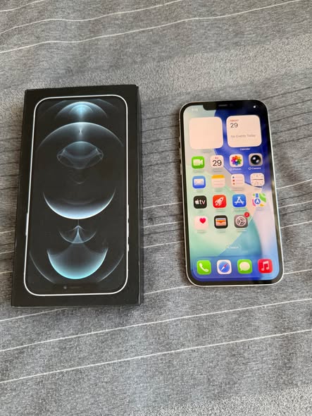 iPhone 12 Pro Max photo 1