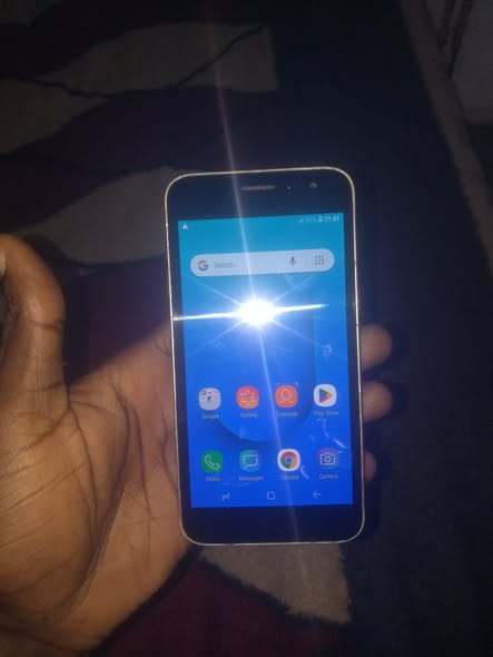 Samsung J2 photo 1