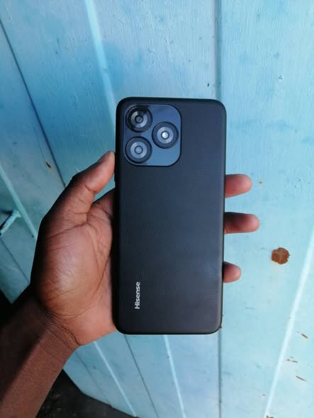 Hisense e34 photo 1