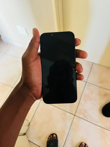 iPhone 13 photo 2