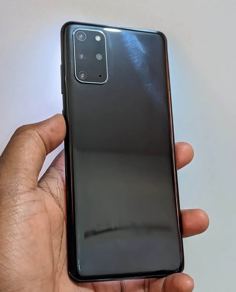 SAMSUNG S20 PLUS photo 2