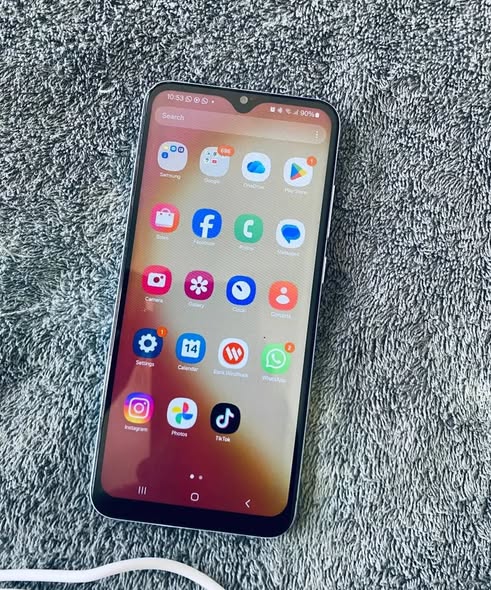Samsung A04e photo 1