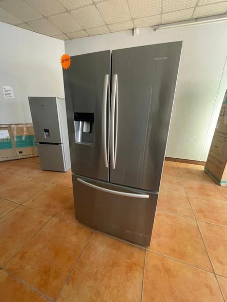DOUBLE DOOR FRIDGE photo 1