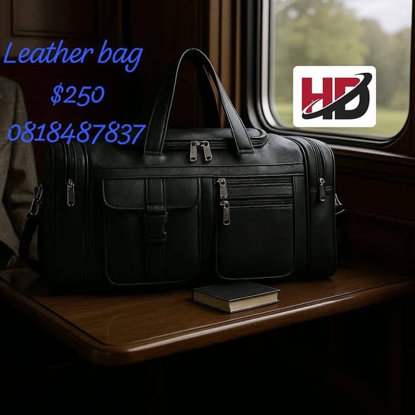 Leather travelling bag photo 2