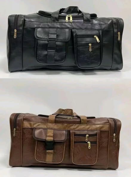 Leather travelling bag photo 5