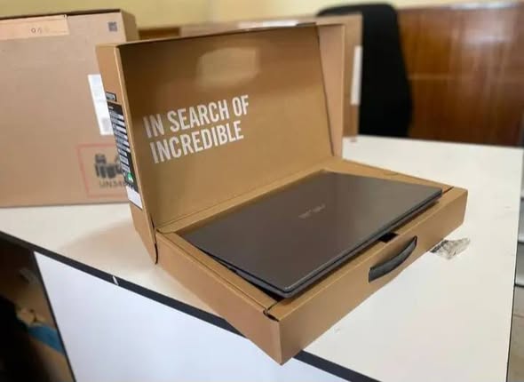 14" ASUS LAPTOP photo 3