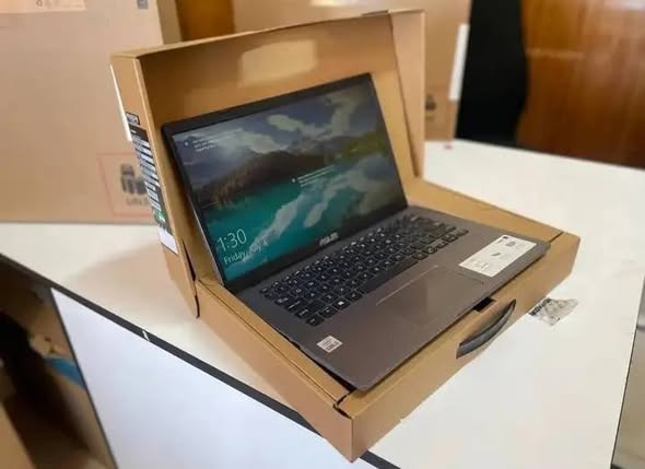 14" ASUS LAPTOP photo 2