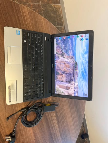 Acer i3 Pro Laptop photo 3