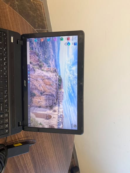 Acer i3 Pro Laptop photo 2