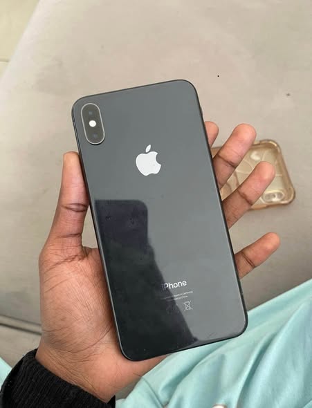 iPhone XS Max photo 1