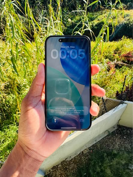iPhone 15 128GB photo 2