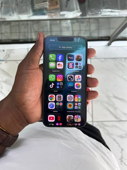 iPhone 13 128GB photo 1
