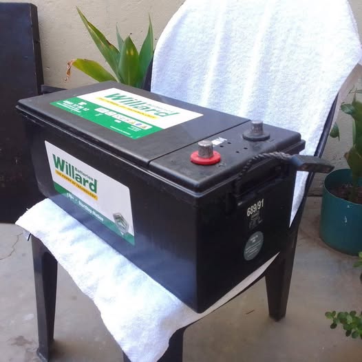 Truck battery photo 1