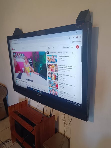 Telefunken 60 inches tv photo 2