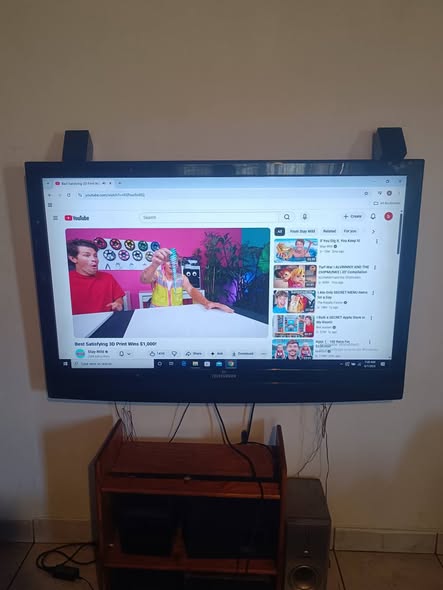 Telefunken 60 inches tv photo 3