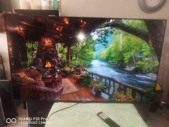 50 inch Hisense smart tv photo 2