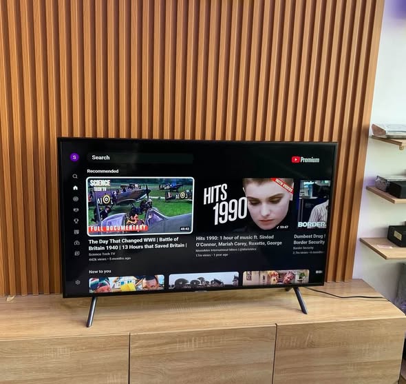 Skyworth 32 inch Smart Tv photo 2