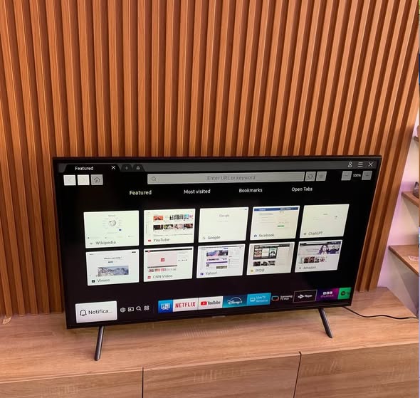 Skyworth 32 inch Smart Tv photo 3