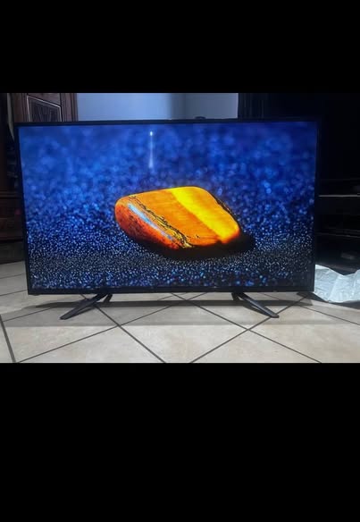 43inch Samsung Smart tv photo 4