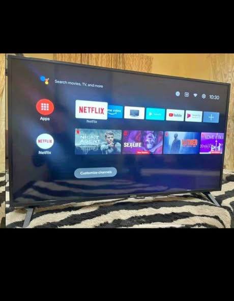 43inch Samsung Smart tv photo 3