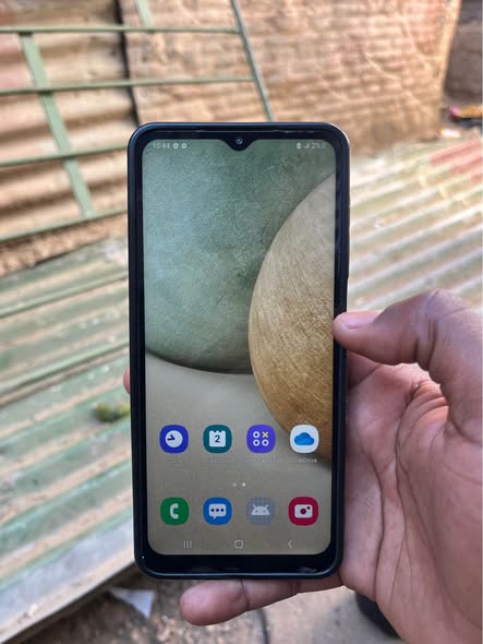 Samsung A12 photo 1