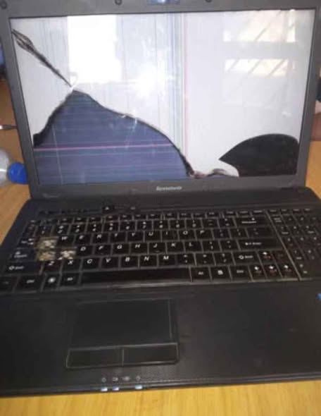 LENOVO LAPTOP WITH DEAD SCREEN photo 2
